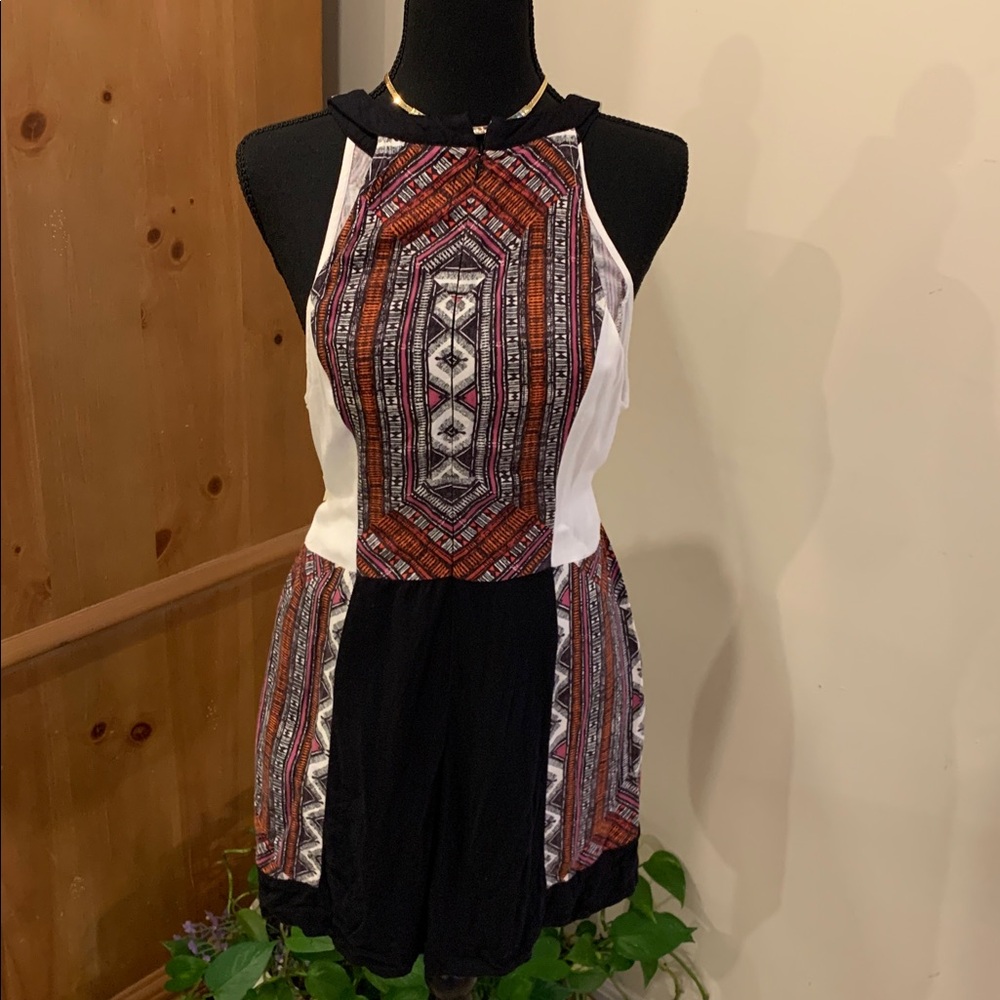 🌹MINKPINK Black, White & Pink Pattern Sleeveless Romper - Picture 2 of 5